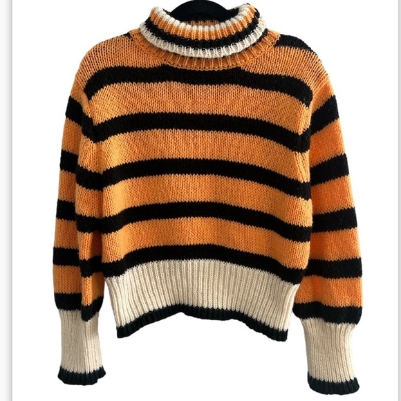 Avantlook Long Sleeve Turtleneck Sweater - Picture 4 of 11